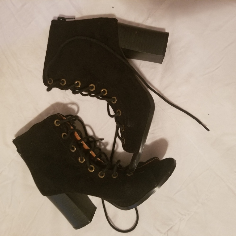 Brand new Charlotte rouse heels